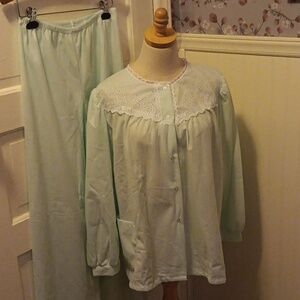 Carole 38 blue pajamas made in USA 🇺🇸 granny 👵 chic grandma 👵 new